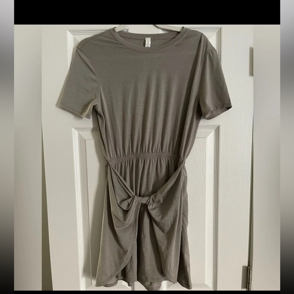 lululemon athletica Dresses & Skirts - Lululemon Unwind Your Mind Dress
Dark Chrome / White